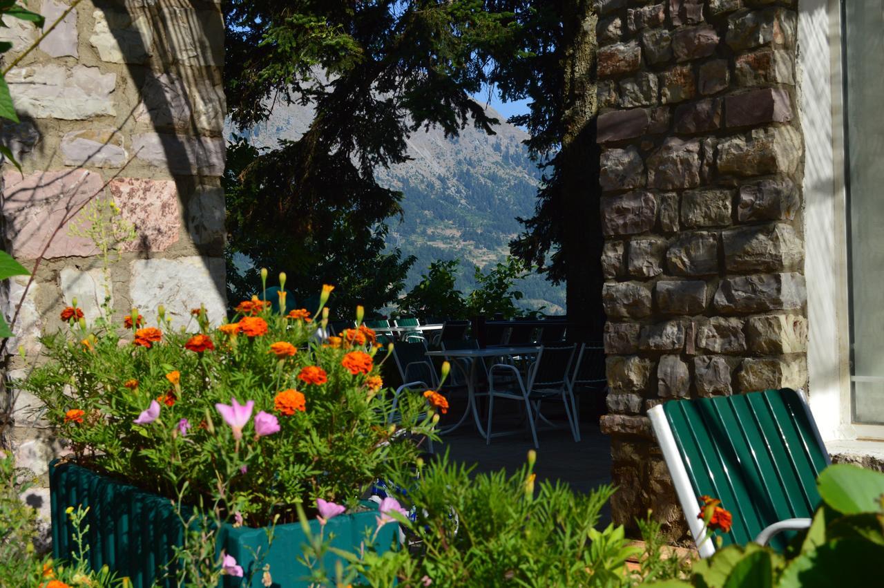 Koutsikouris Hotel Platanakos Buitenkant foto
